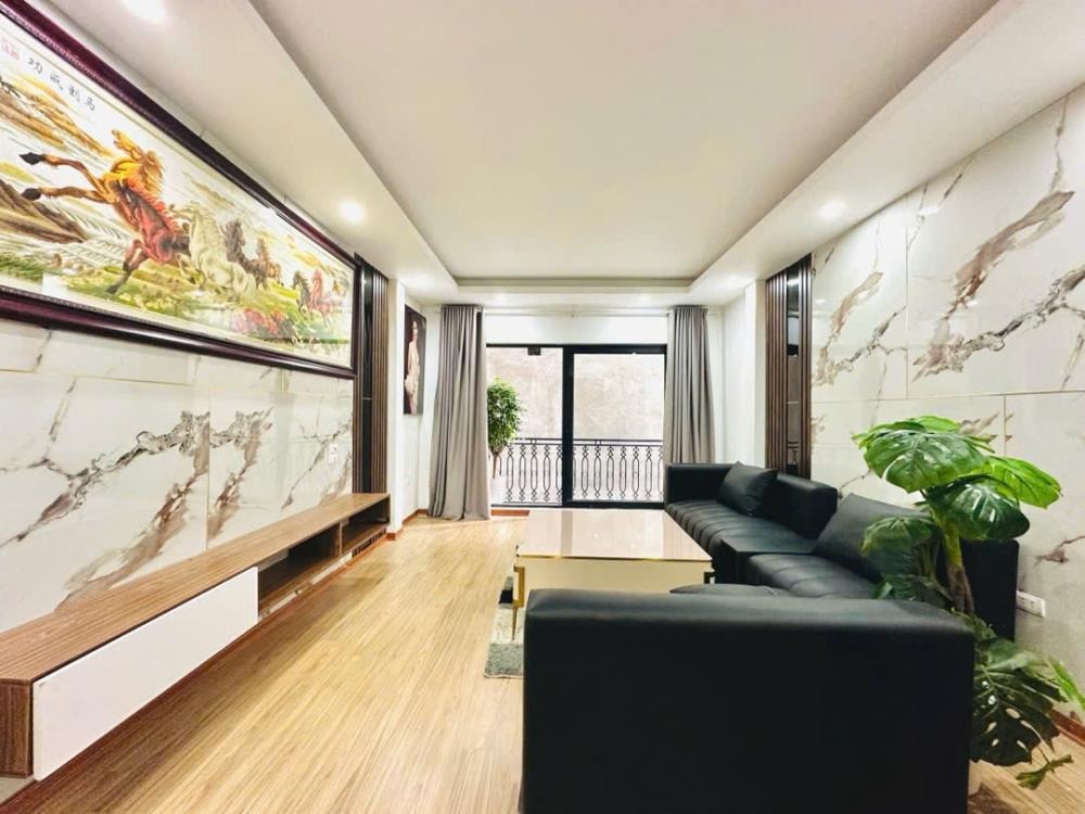 Bán nhà Đống Đa - 39m² 6 Tầng, Thang Máy, Mặt Tiền 4.1m, 9.8 tỷ