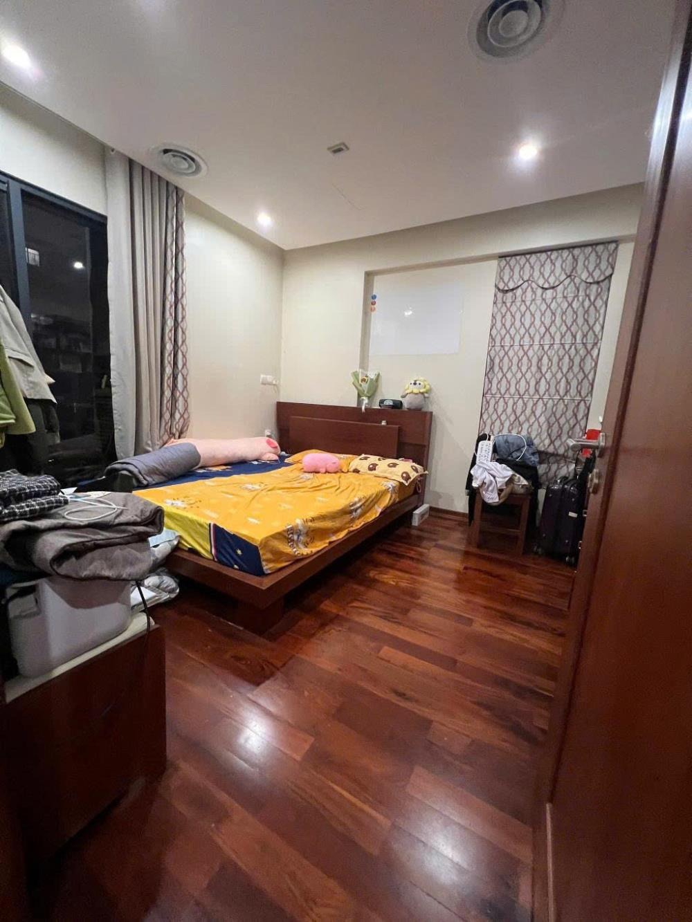 Bán Gấp Căn Hộ Chung Cư Cao Cấp Núi Trúc - 116m² - 12.3 Tỷ
