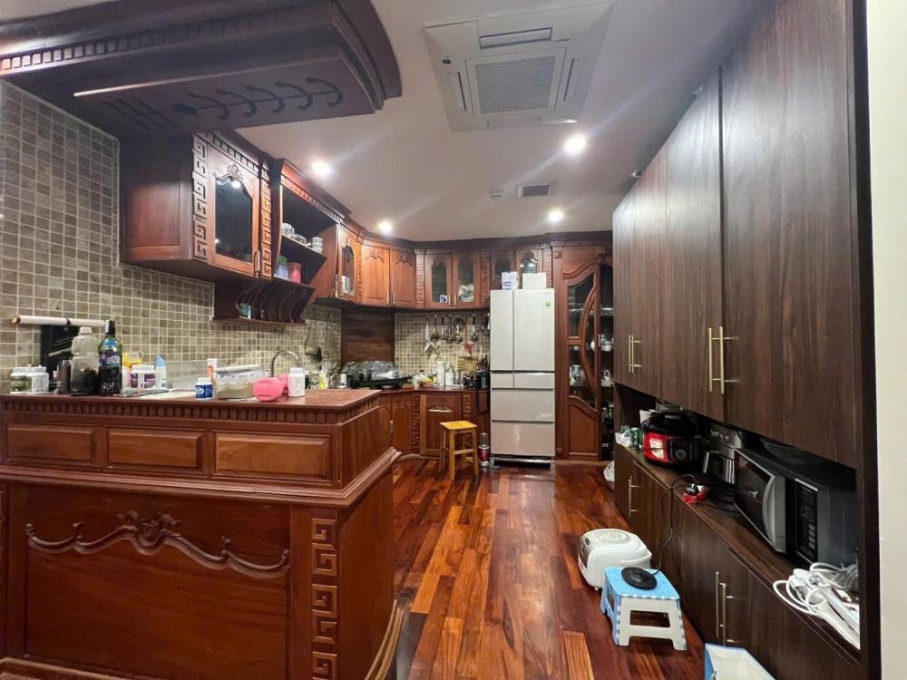 Bán Gấp Căn Hộ Chung Cư Cao Cấp Núi Trúc - 116m² - 12.3 Tỷ