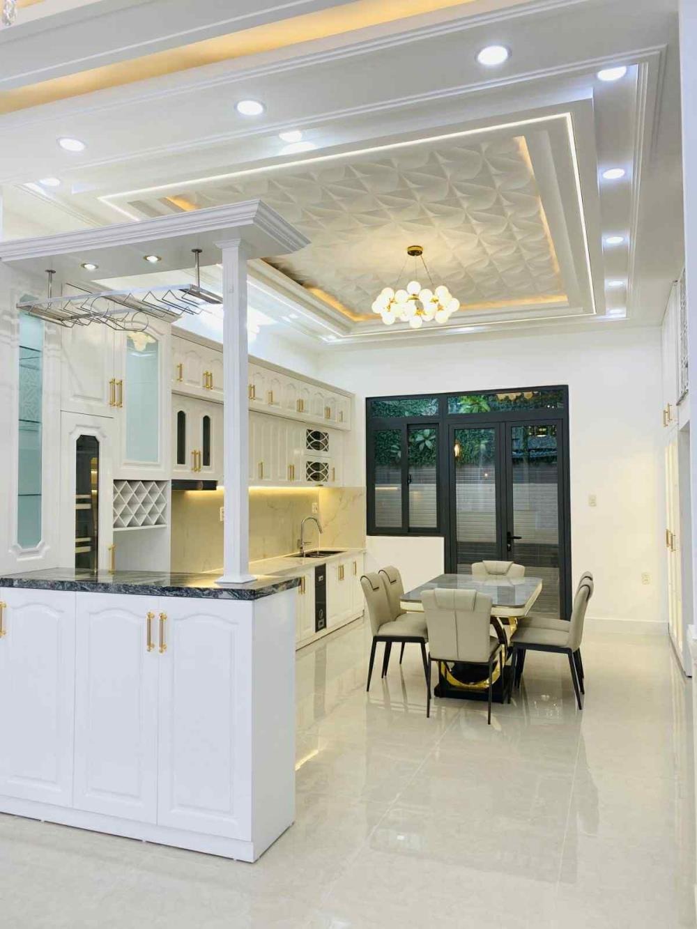 Biệt Thự Mini Kiến Trúc Châu Âu Đẳng Cấp - Ngủ Trong Xe Hơi Tại Quận 7