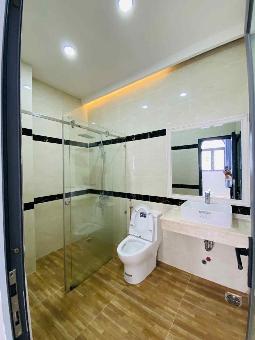 Biệt Thự Mini Kiến Trúc Châu Âu Đẳng Cấp - Ngủ Trong Xe Hơi Tại Quận 7