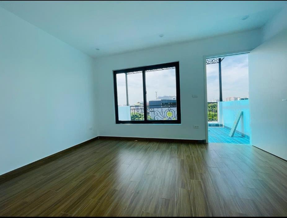 Bán nhà phố Vũ Tông Phan, Thanh Xuân: Mặt tiền kinh doanh, thang máy, giá tốt