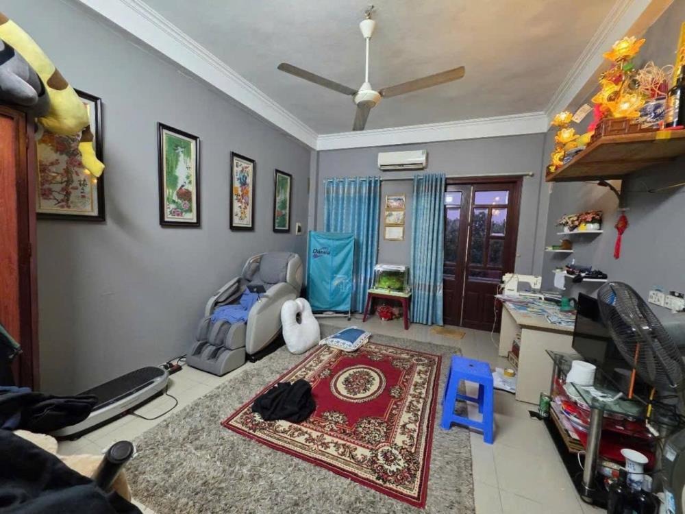 Bán Nhà Yên Viên, Gia Lâm - 120m2, Mặt Ngõ 4m, Sẵn 3 Tầng - Giá Tốt