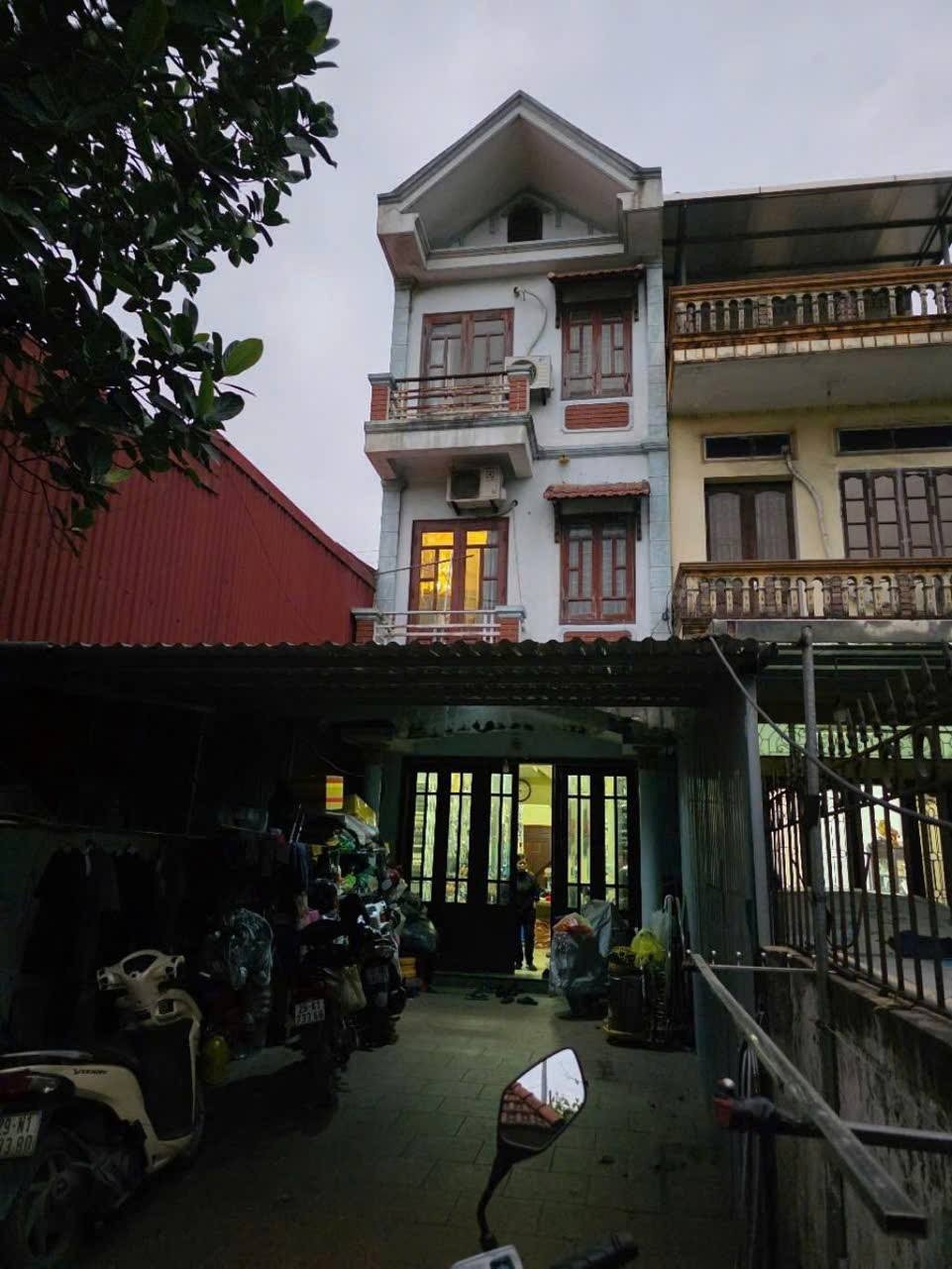 Bán Nhà Yên Viên, Gia Lâm - 120m2, Mặt Ngõ 4m, Sẵn 3 Tầng - Giá Tốt