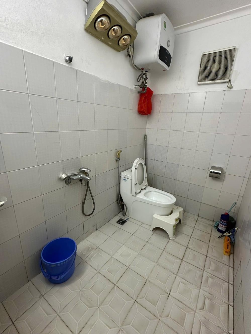 Bán Nhà Góc Võng Thị - Tây Hồ: 84m² - Mặt Tiền 8.2m - 20.9 Tỷ