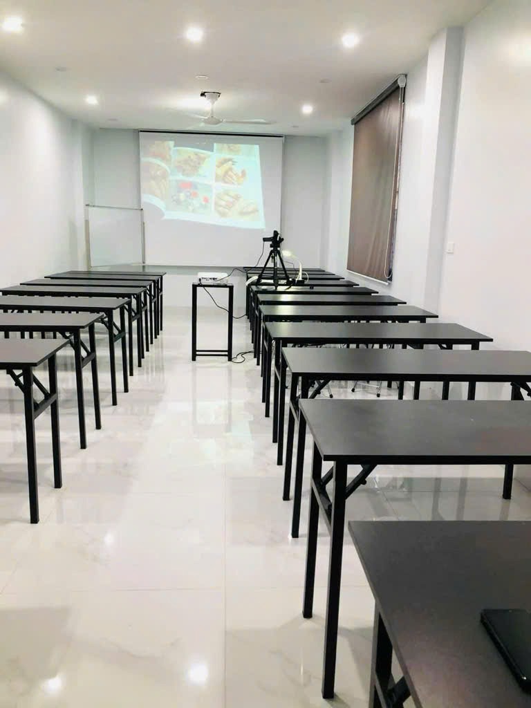 Nhà 7 Tầng, Thang Máy, Cầu Giấy - Giá 11.7 Tỷ - Đầu Tư/An Cư