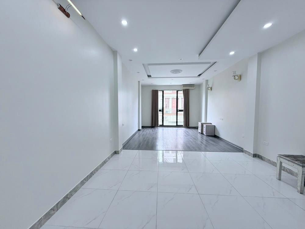Cho Thuê Nhà Tây Hồ 70m2, 6 Tầng, Thông Sàn, Thang Máy, Ô Tô Đỗ Cửa