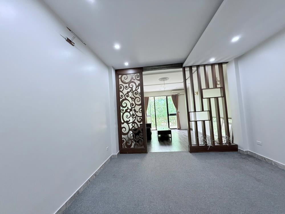 Cho Thuê Nhà Tây Hồ 70m2, 6 Tầng, Thông Sàn, Thang Máy, Ô Tô Đỗ Cửa