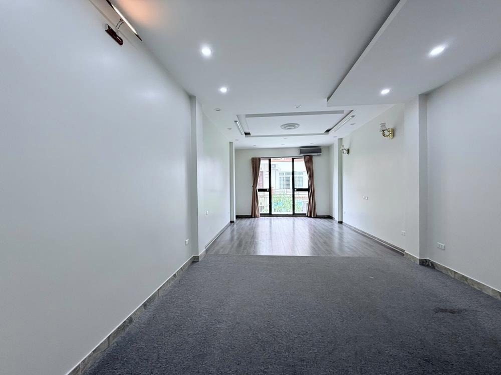 Cho Thuê Nhà Tây Hồ 70m2, 6 Tầng, Thông Sàn, Thang Máy, Ô Tô Đỗ Cửa