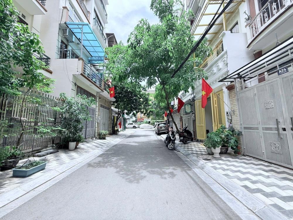 Cho Thuê Nhà Tây Hồ 70m2, 6 Tầng, Thông Sàn, Thang Máy, Ô Tô Đỗ Cửa