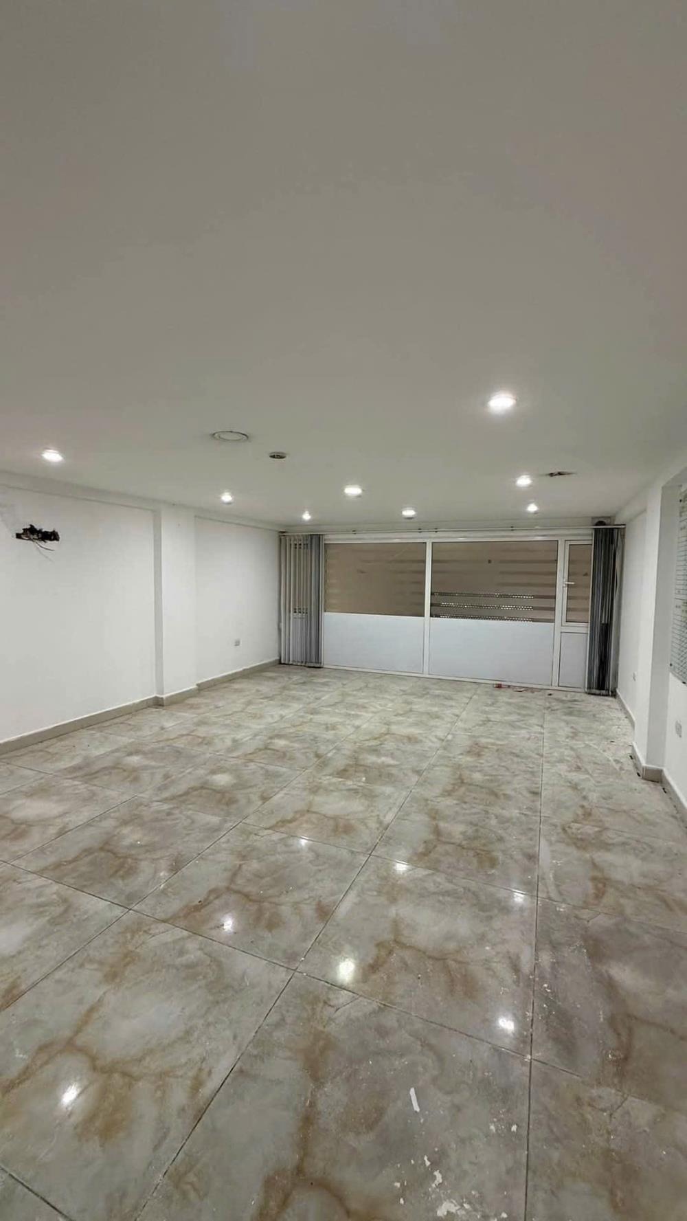 Bán Nhà Mặt Phố Văn Cao, Ba Đình - 96m2, 6 Tầng, Kinh Doanh Đỉnh Cao