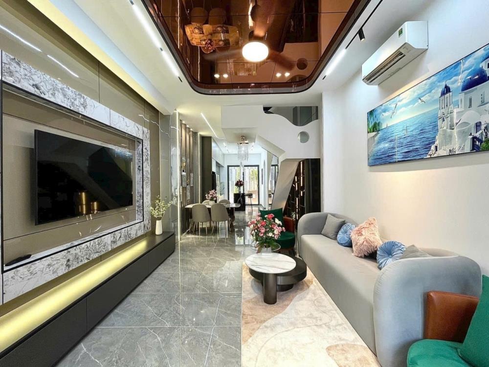 Nhà đẹp 3 tầng Gò Vấp - Phân lô đồng bộ - Giá 8.668 tỷ
