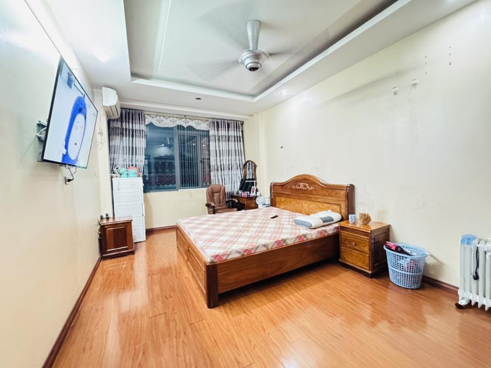 Bán Căn 5 Tầng Trung Tâm Cầu Diễn: 40m2, Ngõ Rộng, Ô Tô Vào Nhà