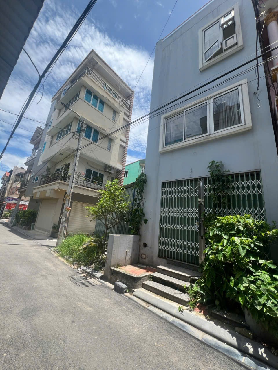 Bán nhà 3 tầng gần chợ Kim Xuân Nộn: 45m², ô tô đỗ cửa, giá tốt