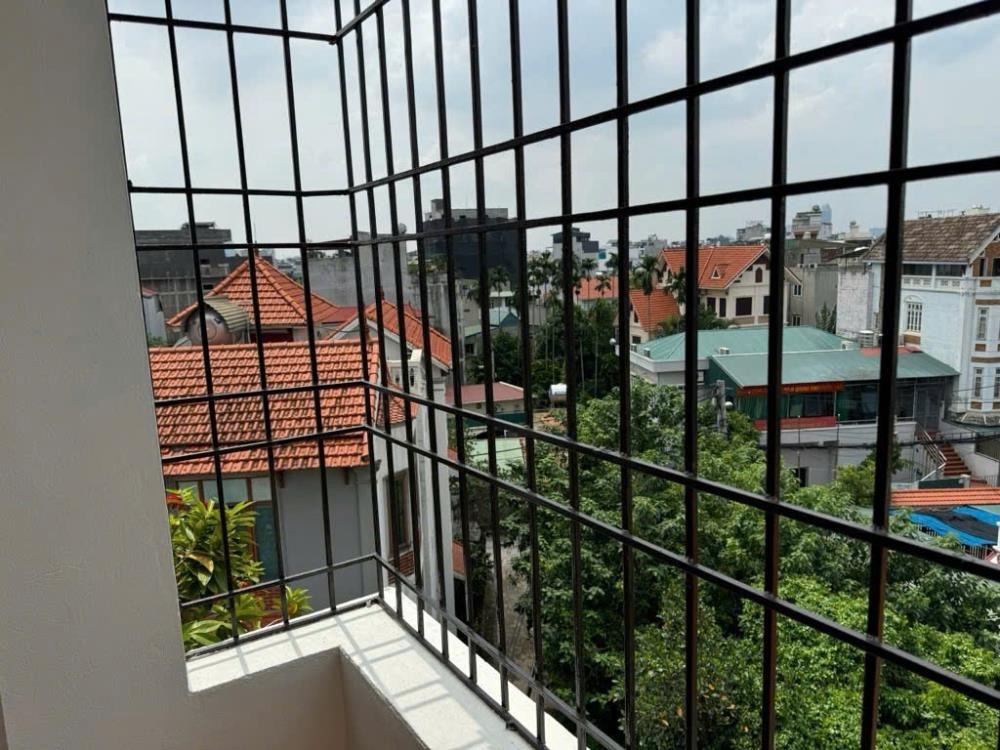 Bán nhà Ngọc Thụy 5 tầng, 32m2, Ô tô vào nhà - Giá Tốt