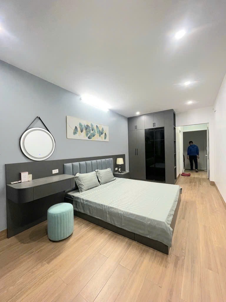 Bán nhà Ngọc Thụy 5 tầng, 32m2, Ô tô vào nhà - Giá Tốt