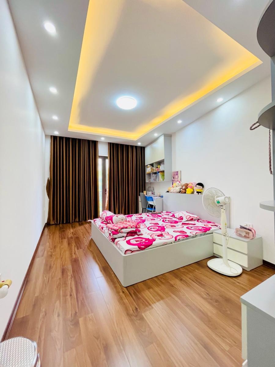 Bán Nhà Ngõ Hòa Bình, Phố Minh Khai: 42m2, 5 Tầng, 8.6 Tỷ - Vị Trí Đắc Địa