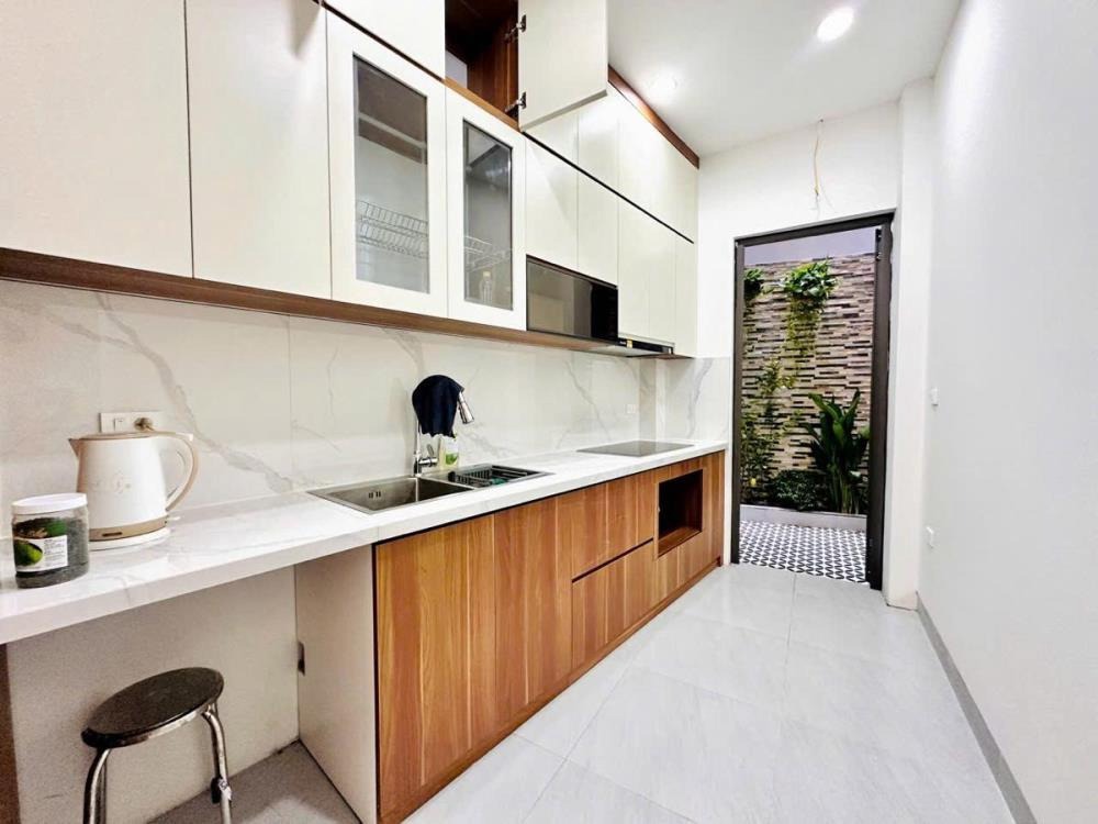 Bán Nhà Ngõ Hòa Bình, Phố Minh Khai: 42m2, 5 Tầng, 8.6 Tỷ - Vị Trí Đắc Địa