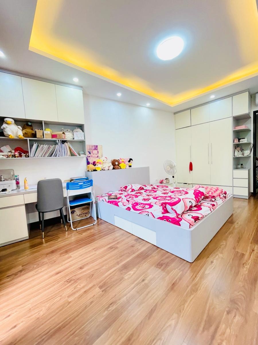 Bán Nhà Ngõ Hòa Bình, Phố Minh Khai: 42m2, 5 Tầng, 8.6 Tỷ - Vị Trí Đắc Địa