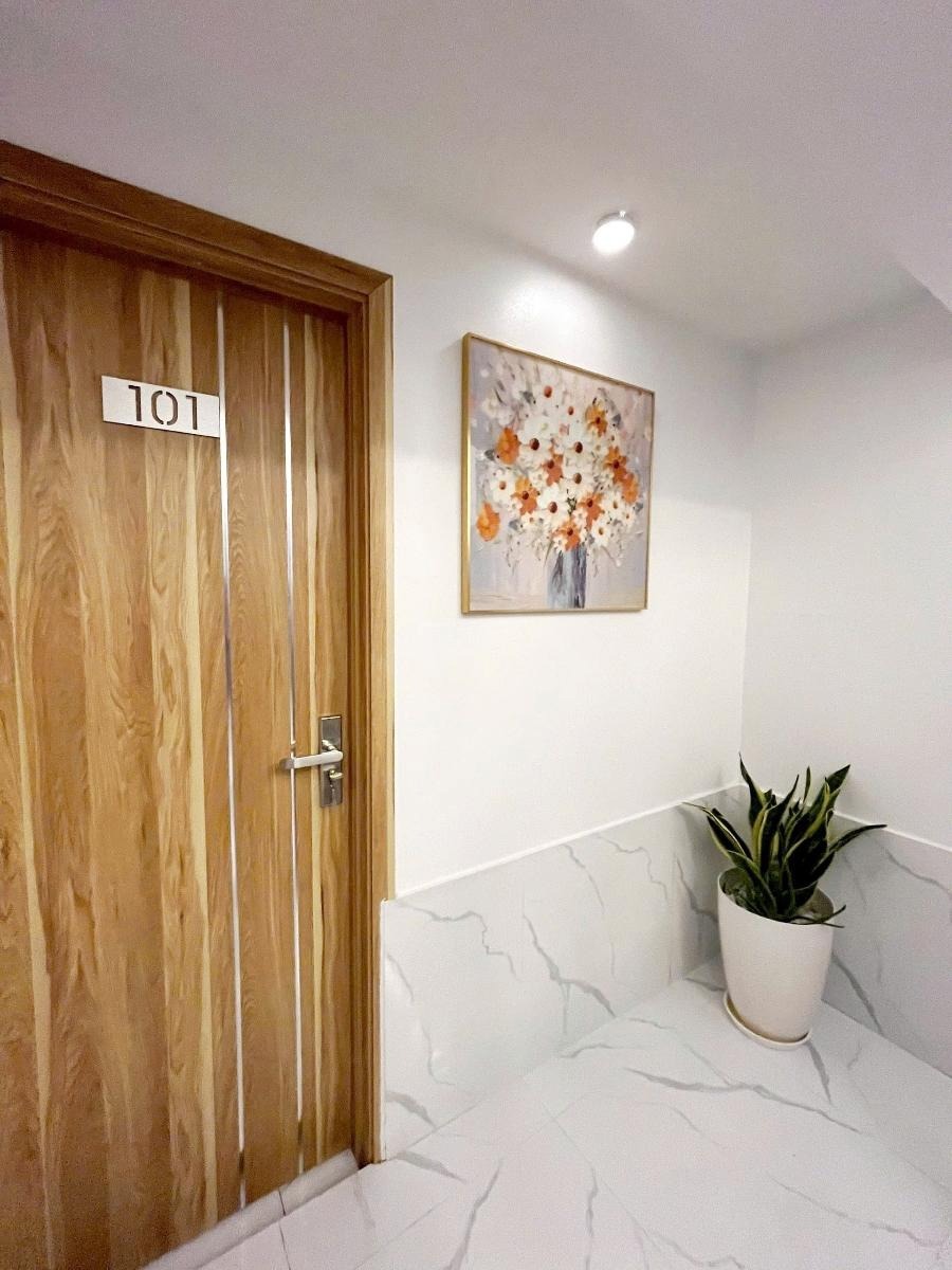 Bán Gấp Nhà Phố Minh Khai: 36m2, 5 Tầng, 7.xx Tỷ - Full Đồ, Dòng Tiền Tốt