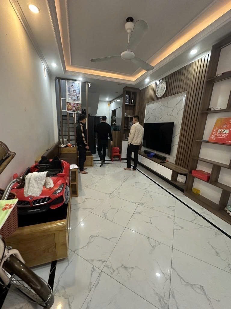 Bán nhà phố Kim Giang - Thanh Xuân: 5 tầng, 33m², 7.7 tỷ