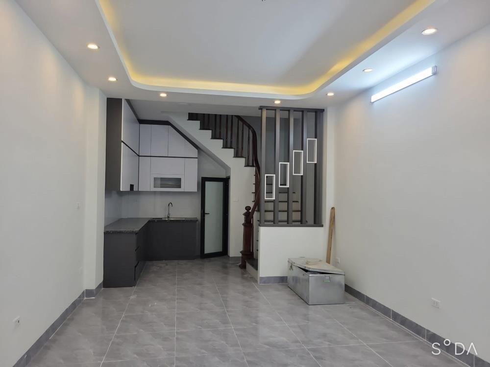 Bán nhà 5 tầng, ô tô vào nhà, gần Tây Hồ - 39m² - Sổ đỏ vuông vắn