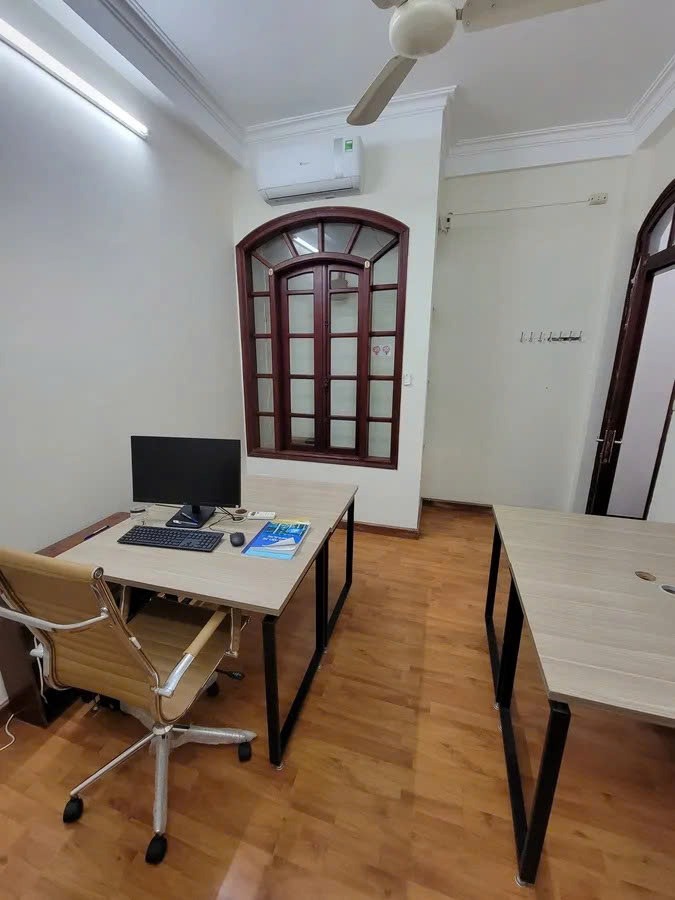 Bán Nhà Phố Thái Hà 68m2 x 3 Tầng, Kinh Doanh, Ô Tô Đỗ Cửa, 17.8 Tỷ