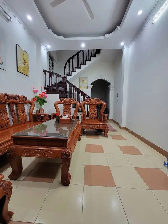 Bán Nhà Phố Thái Hà 68m2 x 3 Tầng, Kinh Doanh, Ô Tô Đỗ Cửa, 17.8 Tỷ