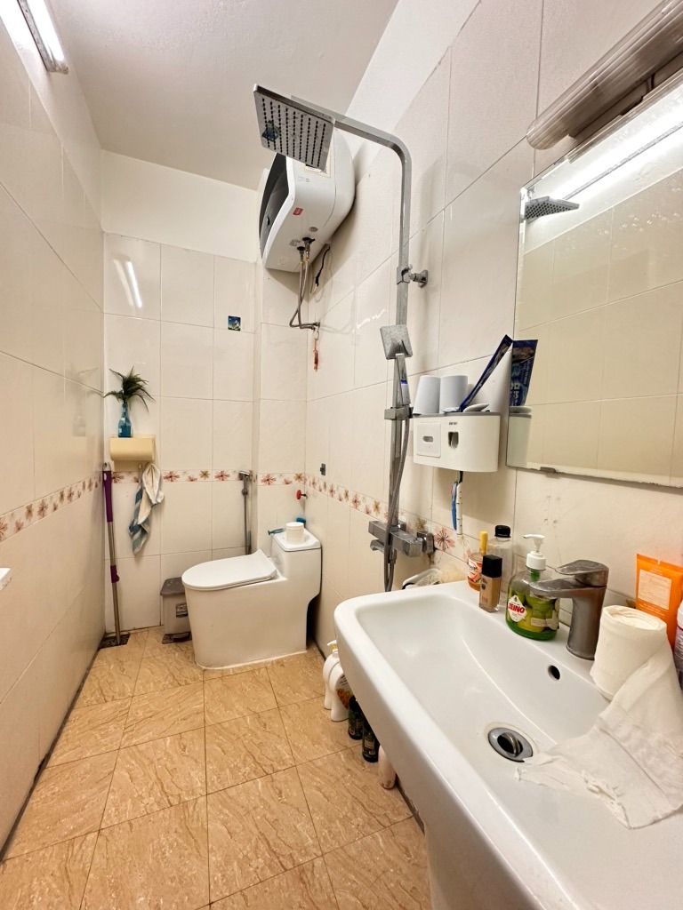 Nhà phố 5 tầng Hoàng Hoa Thám - Vị trí đẹp, nội thất cao cấp, giá tốt