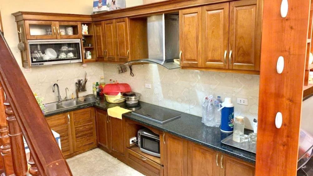 Bán nhà Đống Đa 40m2, 5 Tầng, Mặt Tiền 4m - Vị Trí Đắc Địa Nguyễn Chí Thanh