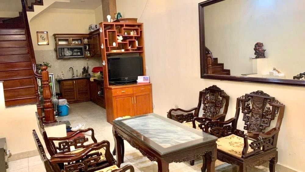 Bán nhà Đống Đa 40m2, 5 Tầng, Mặt Tiền 4m - Vị Trí Đắc Địa Nguyễn Chí Thanh