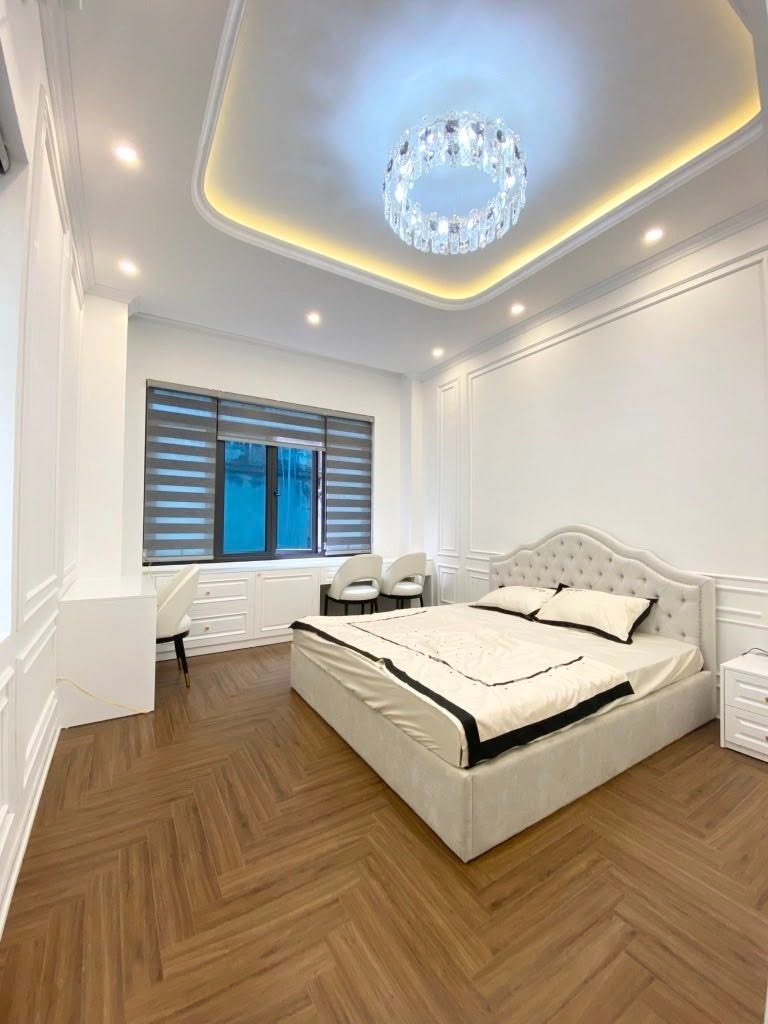 Bán Gấp Nhà Mặt Phố Lê Đức Thọ - 4.5m - Ô Tô Đỗ Cửa - 8 Tỷ