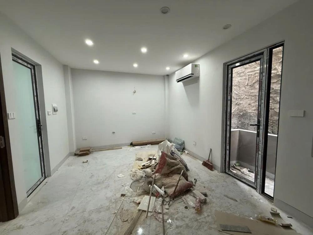 Nhà phố hiện đại 82m2 x 5 tầng, Tân Mai - Full nội thất, Ô tô đỗ cổng
