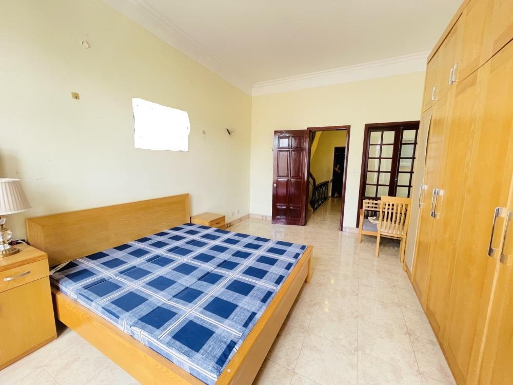 Bán nhà phố Tam Khương, Đống Đa: 78m2, 4 tầng, Ô Tô Tránh, Giá 21 tỷ