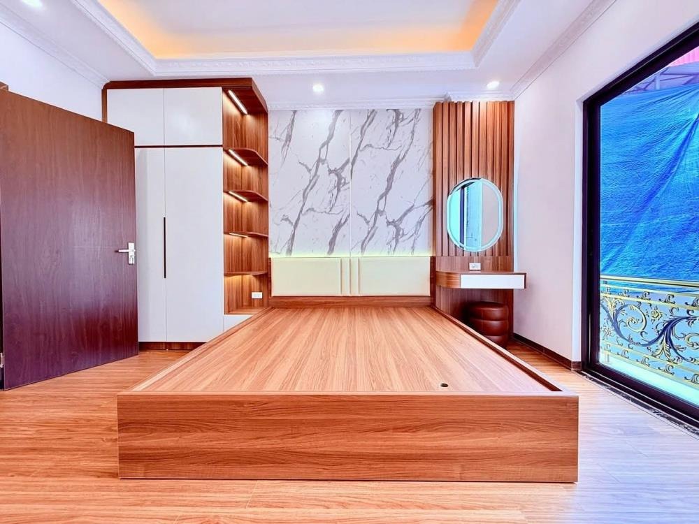 Bán nhà phố Trần Duy Hưng, Cầu Giấy: Vị trí trung tâm, 20m ra ô tô