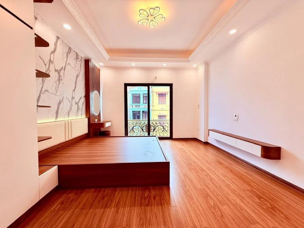 Bán nhà phố Trần Duy Hưng, Cầu Giấy: Vị trí trung tâm, 20m ra ô tô