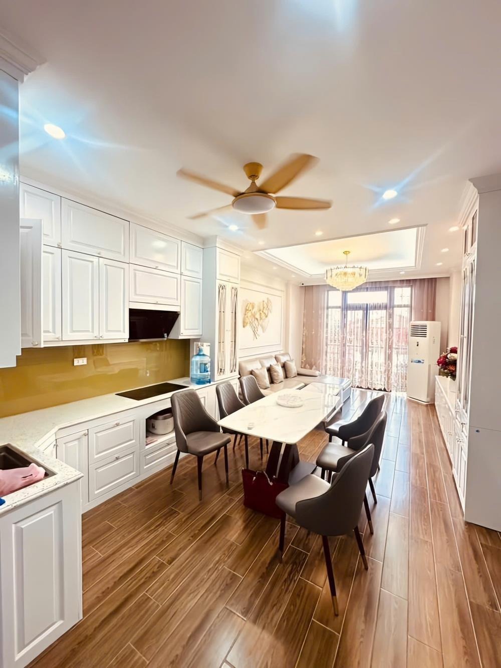 Bán nhà 7 tầng, thang máy, 50m² La Khê, Hà Đông - Vị trí đắc địa, giao nhà ngay