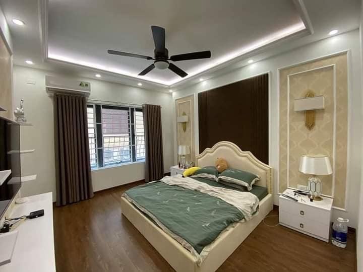 Phân Lô VIP Cầu Giấy 100m2, Mặt Tiền 6m, Giá 47 Tỷ - 2 Mặt Tiền