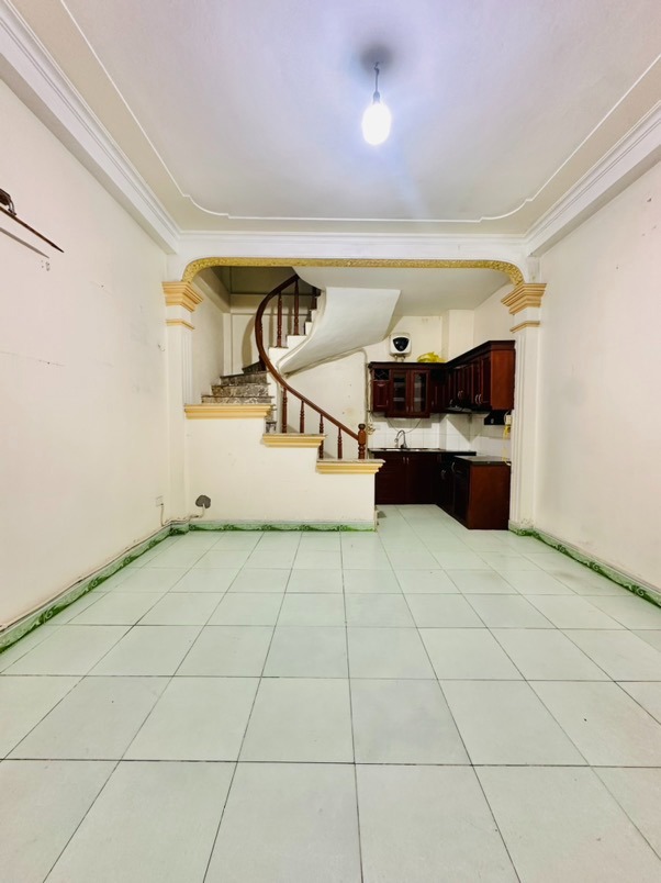 Bán Nhà Phố Thịnh Liệt Hoàng Mai: 4 Tầng, Ngõ Thoáng, Giá Tốt