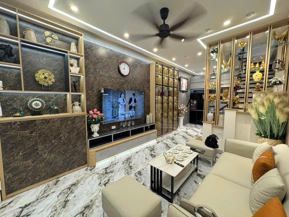 Ngõ 120 Tân Mai: Nội Thất Đẳng Cấp, Kinh Doanh Đỉnh, Ô Tô Gần