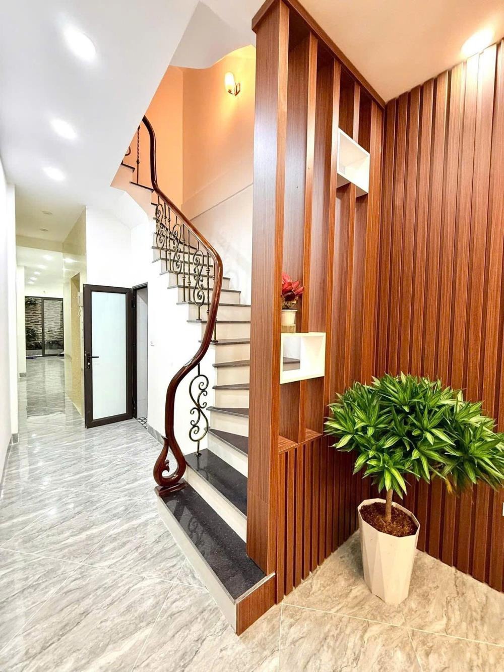 Bán Gấp Biệt Thự Hoàng Mai - 62m² - Mặt Tiền Rộng - 13.8 Tỷ