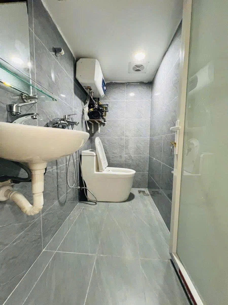 Bán Nhà Ngõ Phố Láng Hạ - 4.5 Tỷ - Vị Trí Đẹp, Tiện Ích Đầy Đủ