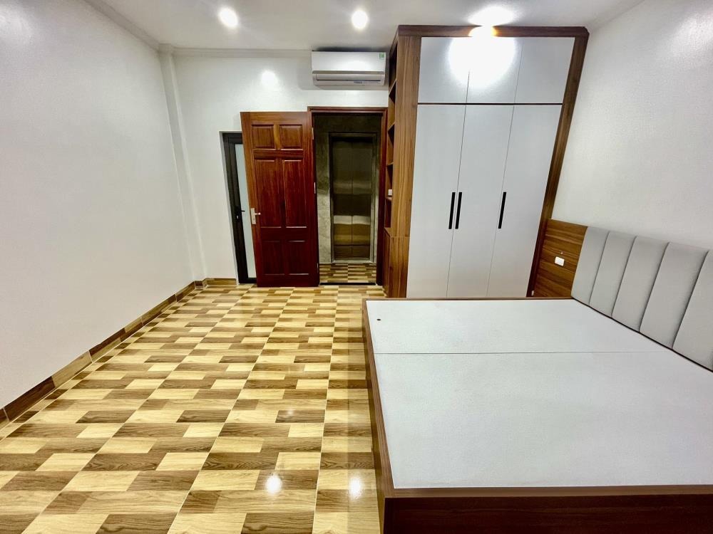 Ngọa Long 35m2 - 6 Tầng, Mặt Tiền 4.6m, Giá 7.58 Tỷ