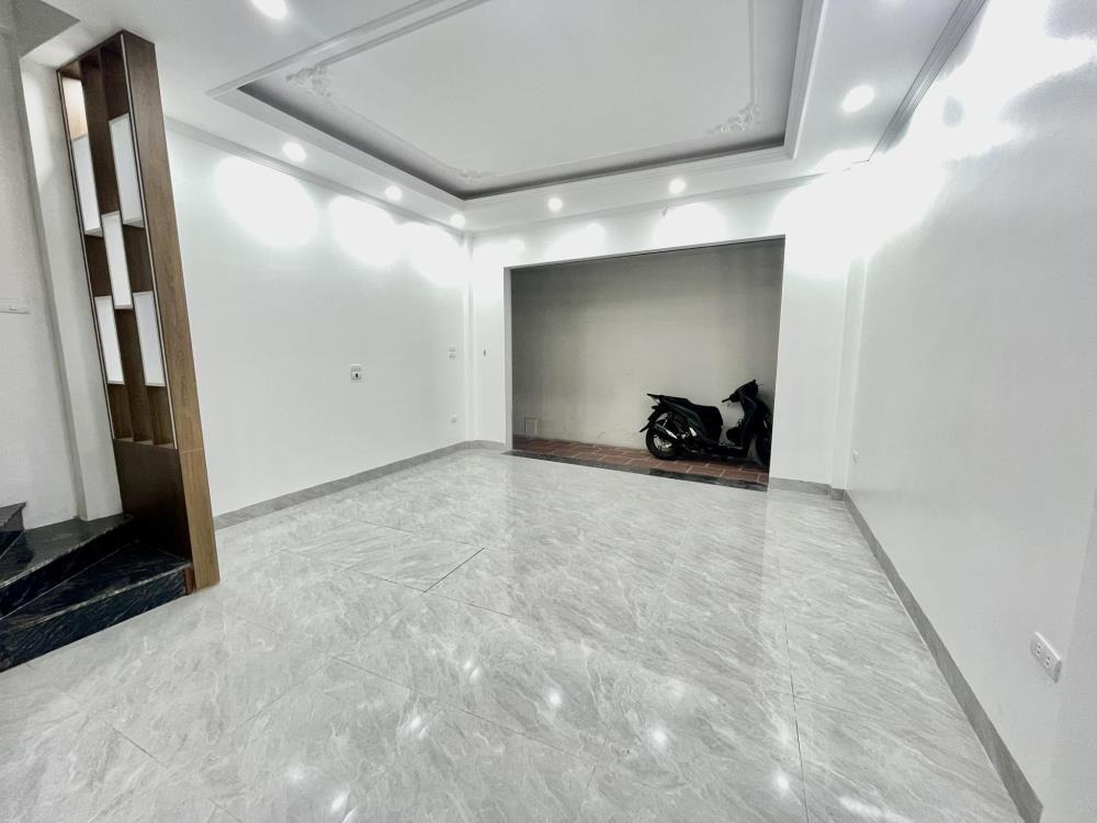 Ngọa Long 35m2 - 6 Tầng, Mặt Tiền 4.6m, Giá 7.58 Tỷ
