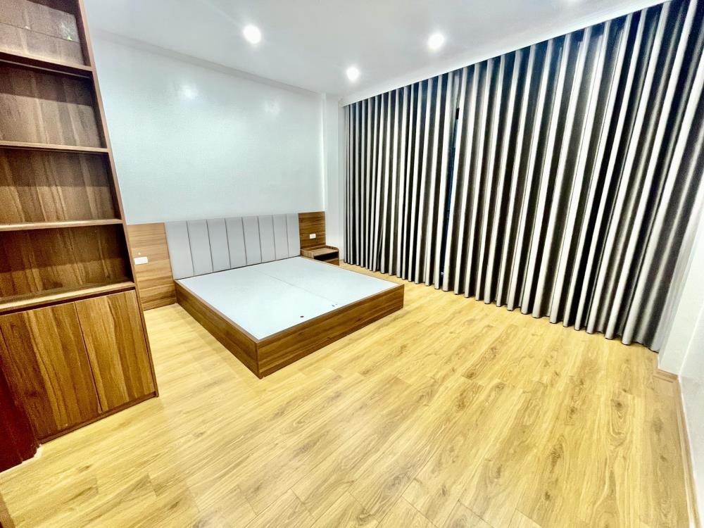 Ngọa Long 35m2 - 6 Tầng, Mặt Tiền 4.6m, Giá 7.58 Tỷ