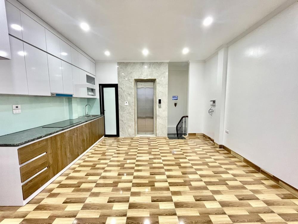 Ngọa Long 35m2 - 6 Tầng, Mặt Tiền 4.6m, Giá 7.58 Tỷ