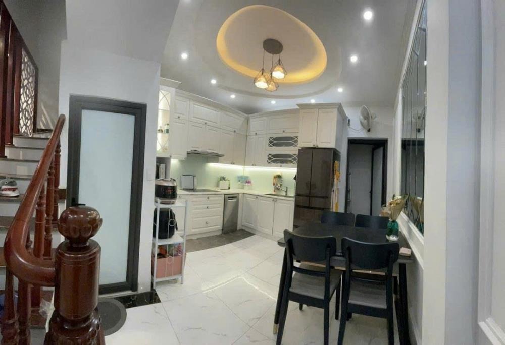 Bán nhà phố Thái Hà, Đống Đa - 50m2, 4 Tầng, Mặt Tiền 4m, Giá Tốt