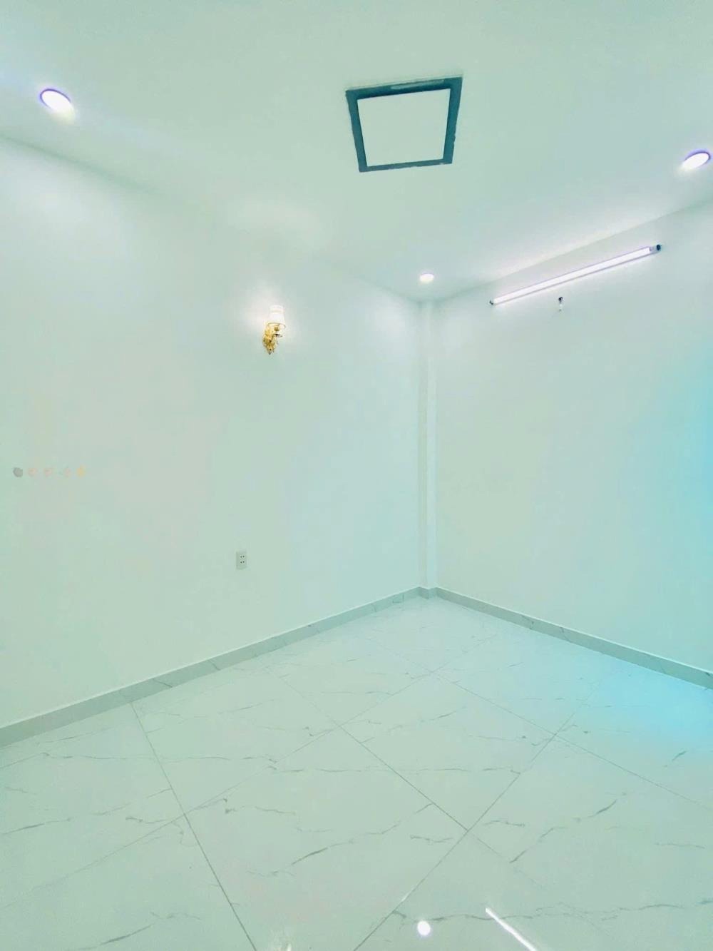 Nhà nhỏ xinh 36m2, 1 trệt 1 lầu, SHR, giá tốt - gần Bến Xe Miền Tây