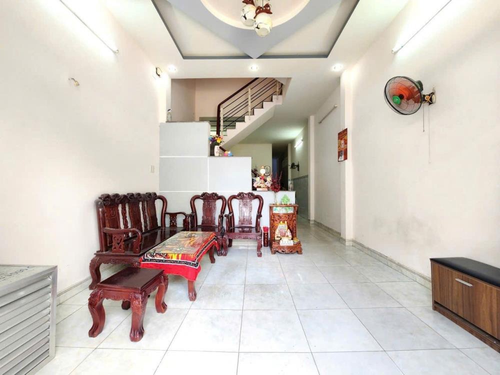 Bán nhà Bình Tân giá rẻ: 3 tầng, hẻm xe hơi 6m, 6 phòng ngủ - 6.6 tỷ