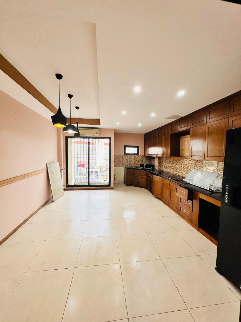 Xuân La 81m2, 6 Tầng, Mặt Tiền 4.3m - 29 Tỷ Tây Hồ
